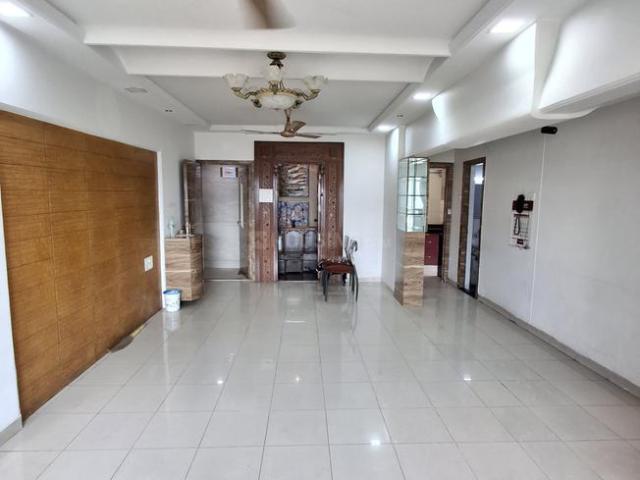 3 BHK Apartment in Kandivali East for resale Mumbai. The reference number is 19105737
