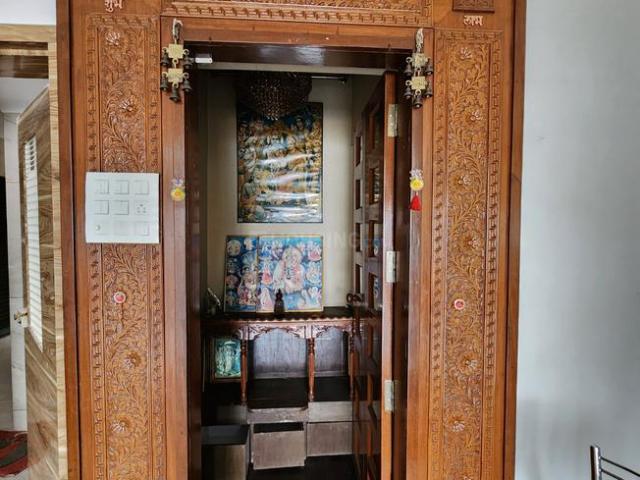 3 BHK Apartment in Kandivali East for resale Mumbai. The reference number is 20702496