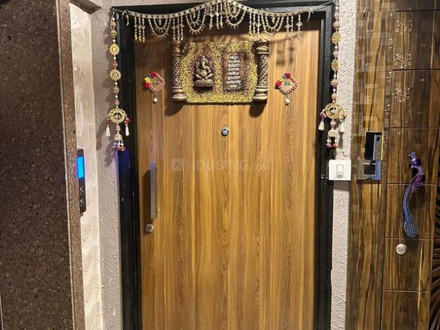 3 BHK Apartment in Kandivali West for rent Mumbai. The reference number is 18053018