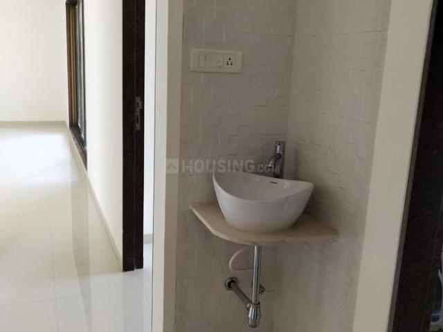 3 BHK Apartment in Kandivali West for rent Mumbai. The reference number is 20337014