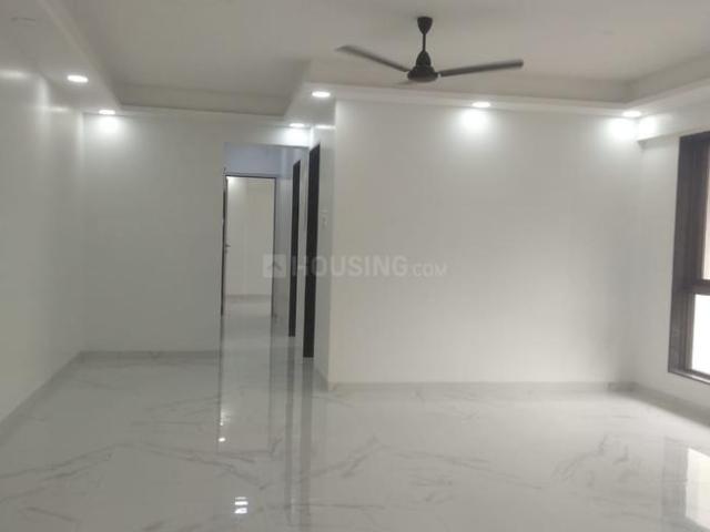 3 BHK Apartment in Kandivali West for resale Mumbai. The reference number is 10745365
