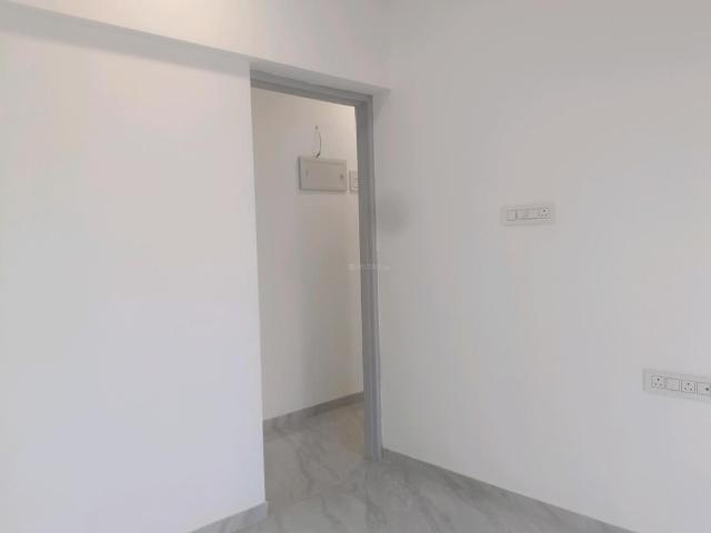 3 BHK Apartment in Kandivali West for resale Mumbai. The reference number is 19537518