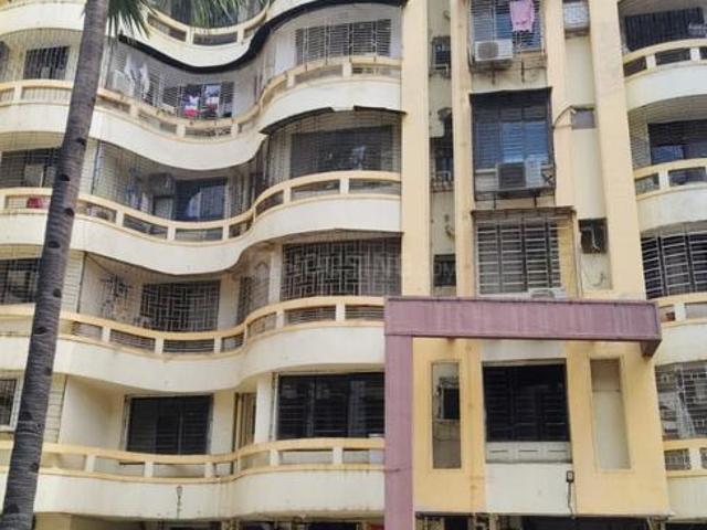 3 BHK Apartment in Kandivali West for resale Mumbai. The reference number is 20137582