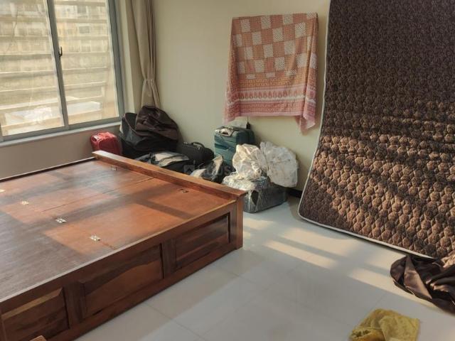 3 BHK Apartment in Kasarvadavali for rent Thane. The reference number is 20063164