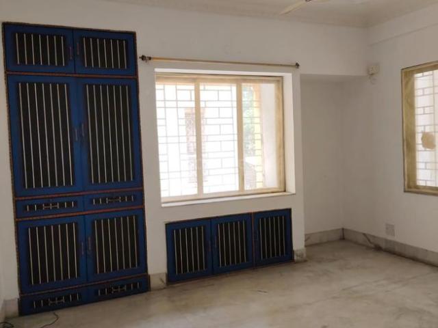 3 BHK Apartment in Kasba for rent Kolkata. The reference number is 20236195
