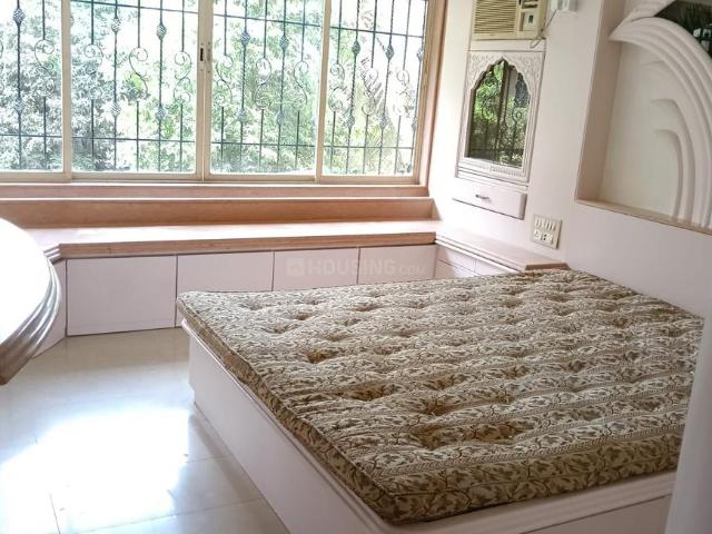 3 BHK Apartment in Khar West for rent Mumbai. The reference number is 19045019