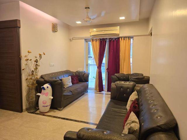 3 BHK Apartment in Khar West for rent Mumbai. The reference number is 19934590