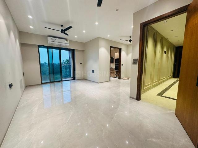 3 BHK Apartment in Khar West for rent Mumbai. The reference number is 20026572