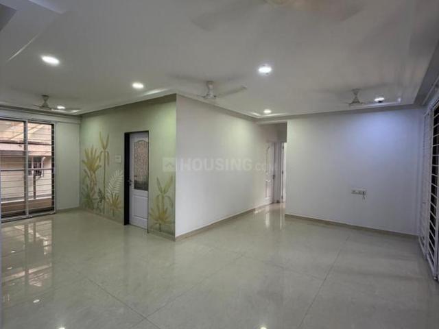 3 BHK Apartment in Khar West for rent Mumbai. The reference number is 20447597