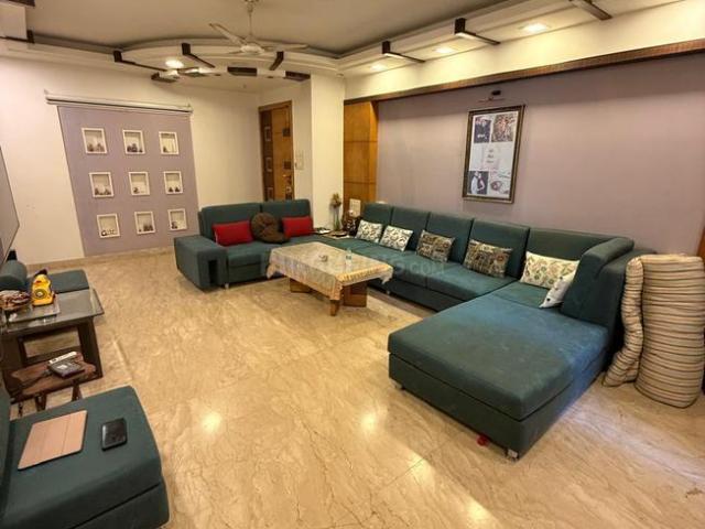 3 BHK Apartment in Khar West for rent Mumbai. The reference number is 20531308