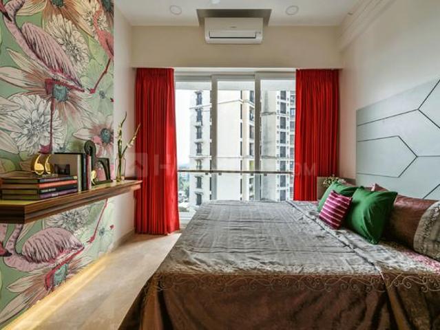 3 BHK Apartment in Khar West for resale Mumbai. The reference number is 19405615