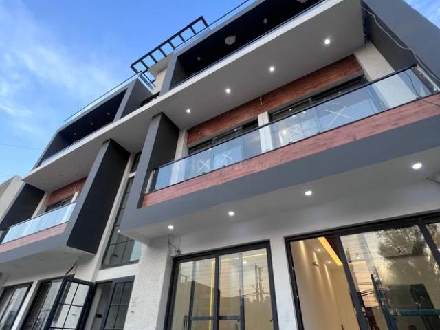 3 BHK Apartment in Kharar for resale Mohali. The reference number is 20664727