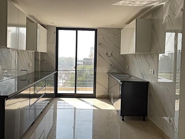 3 BHK Apartment in Kishanpura for resale Zirakpur. The reference number is 18811336