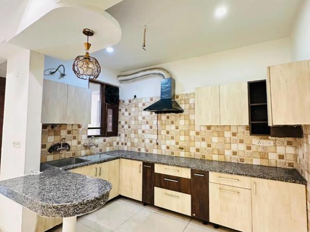 3 BHK Apartment in Kishanpura for resale Zirakpur. The reference number is 20829193