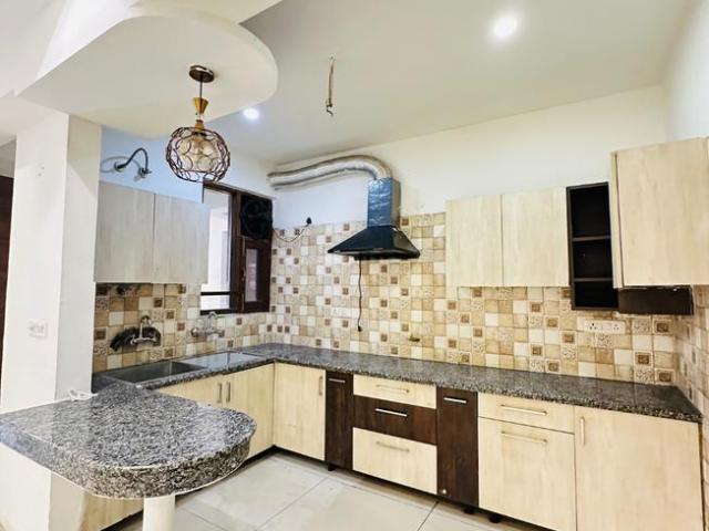 3 BHK Apartment in Kishanpura for resale Zirakpur. The reference number is 20835960