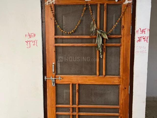 3 BHK Apartment in Krishna Nagar for rent Lucknow. The reference number is 20585456