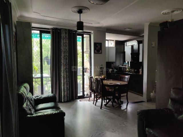 3 BHK Apartment in Krishna Nagar for resale New Delhi. The reference number is 9799155