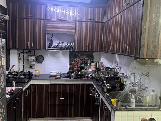 3 BHK Apartment in Krishna Nagar for resale New Delhi. The reference number is 18253975