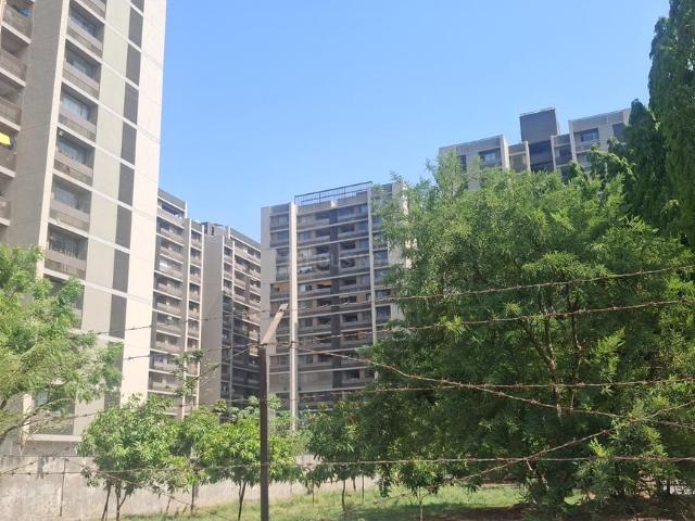 3 BHK Apartment in Kudasan for rent Gandhinagar. The reference number is 17150550