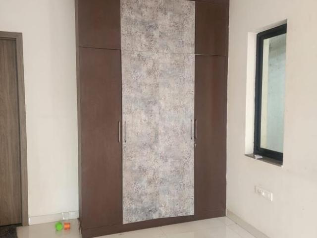 3 BHK Apartment in Hadapsar for rent Pune. The reference number is 19458777