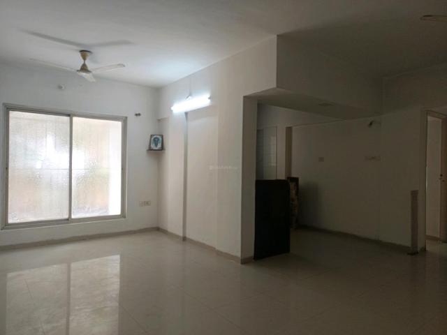 2 BHK Apartment in Magarpatta City for rent Pune. The reference number is 20020556