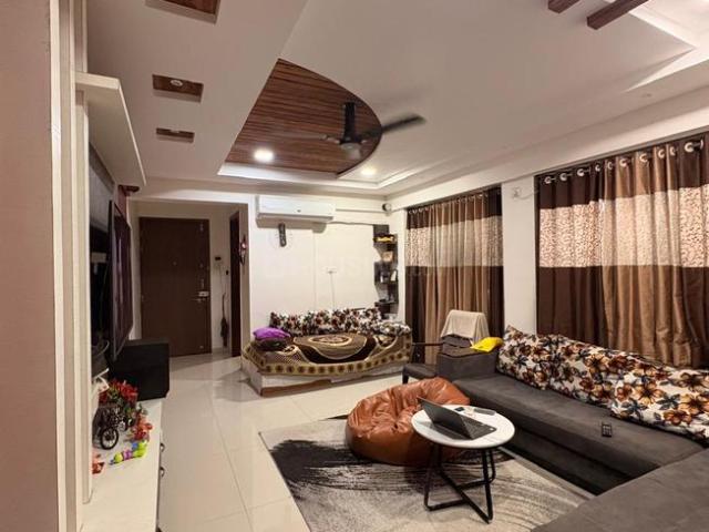 3 BHK Apartment in Hadapsar for rent Pune. The reference number is 20453268