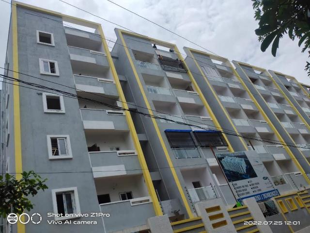 3 BHK Apartment in Hafeezpet for resale Hyderabad. The reference number is 9820039