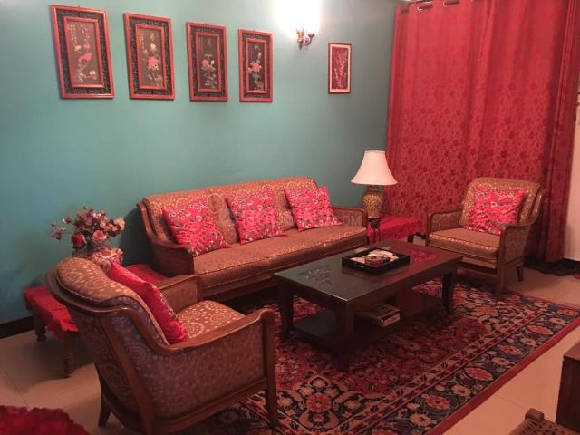 3 BHK Apartment in Indirapuram for rent Ghaziabad. The reference number is 20717441