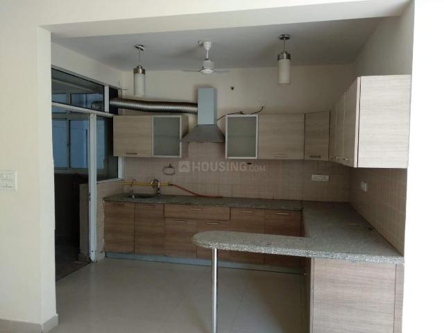 3 BHK Apartment in Indirapuram for rent Ghaziabad. The reference number is 20811260