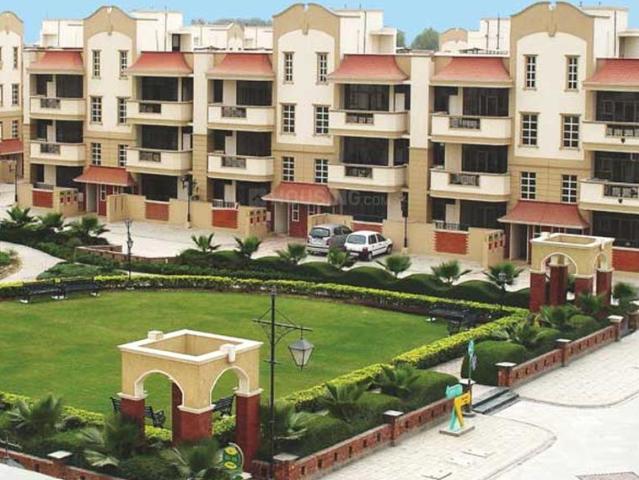 3 BHK Apartment in Indirapuram for resale Ghaziabad. The reference number is 12822782