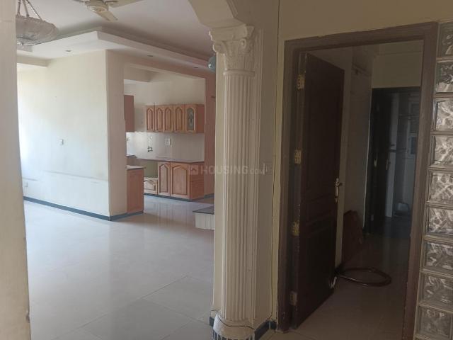 3 BHK Apartment in Indirapuram for resale Ghaziabad. The reference number is 13153895
