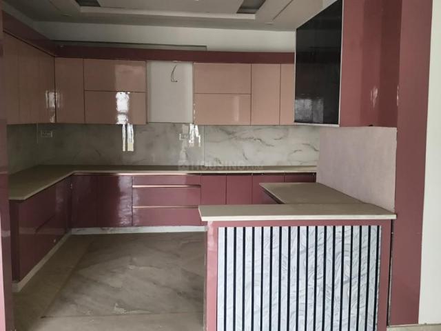 3 BHK Apartment in Indirapuram for resale Ghaziabad. The reference number is 18896124