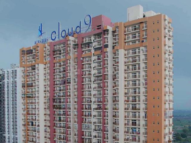 3 BHK Apartment in Indirapuram for resale Ghaziabad. The reference number is 18017327