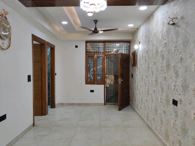 3 BHK Apartment in Indirapuram for resale Ghaziabad. The reference number is 19775496