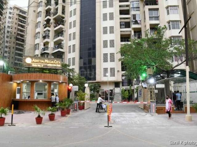 3 BHK Apartment in Indirapuram for resale Ghaziabad. The reference number is 19812713