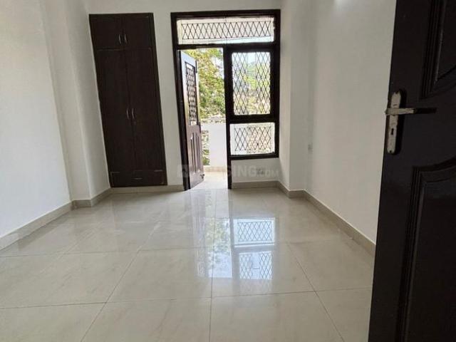 3 BHK Apartment in Indirapuram for resale Ghaziabad. The reference number is 19832148