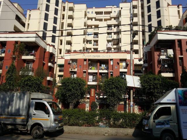 3 BHK Apartment in Indirapuram for resale Ghaziabad. The reference number is 19865822