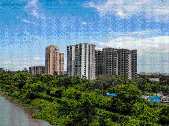 3 BHK Apartment in Indirapuram for resale Ghaziabad. The reference number is 19958599