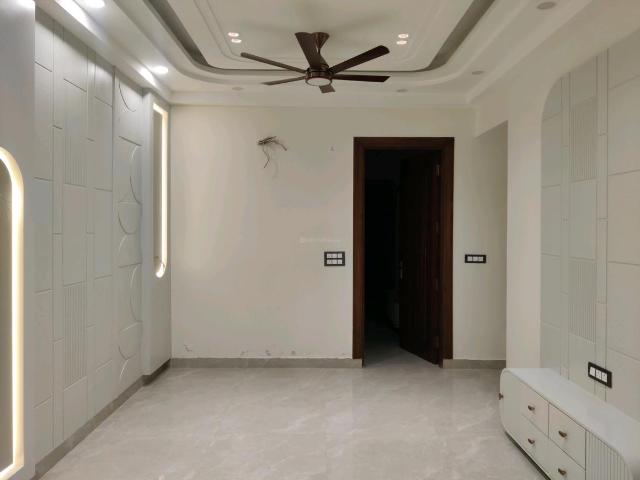 3 BHK Apartment in Indirapuram for resale Ghaziabad. The reference number is 19251429