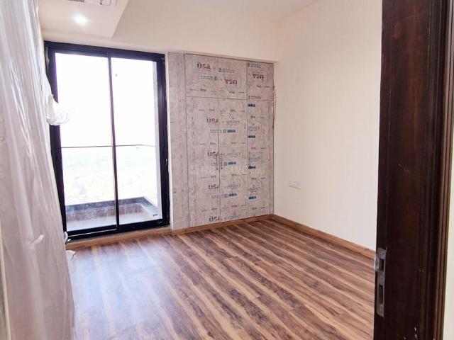 3 BHK Apartment in Indirapuram for resale Ghaziabad. The reference number is 20725081