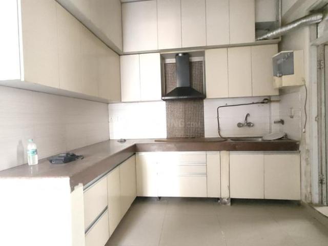 3 BHK Apartment in Indirapuram for resale Ghaziabad. The reference number is 20754356