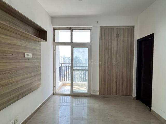 3 BHK Apartment in Indirapuram for resale Ghaziabad. The reference number is 20936546