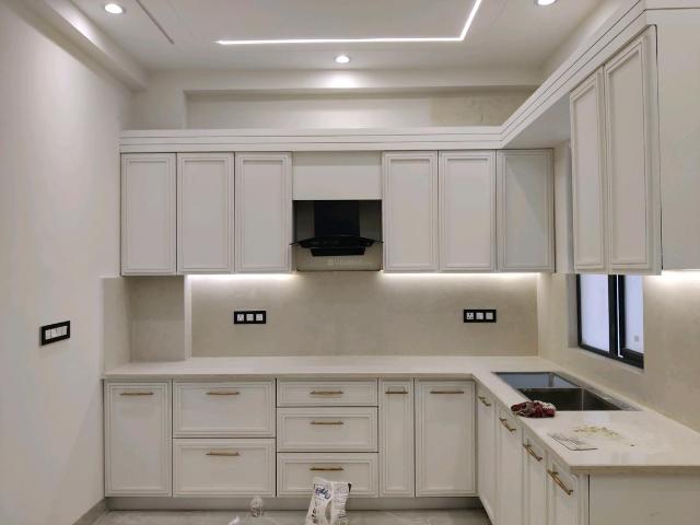 3 BHK Apartment in Indirapuram for resale Ghaziabad. The reference number is 20061917