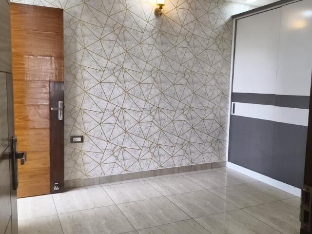 3 BHK Apartment in Indirapuram for resale Ghaziabad. The reference number is 20129565