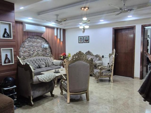 3 BHK Apartment in Indirapuram for resale Ghaziabad. The reference number is 20221898