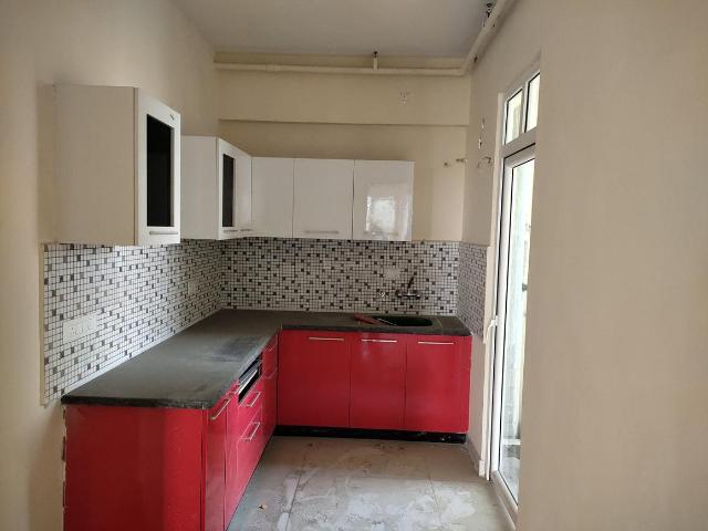 3 BHK Apartment in Indirapuram for resale NH 24 Noida. The reference number is 5975999