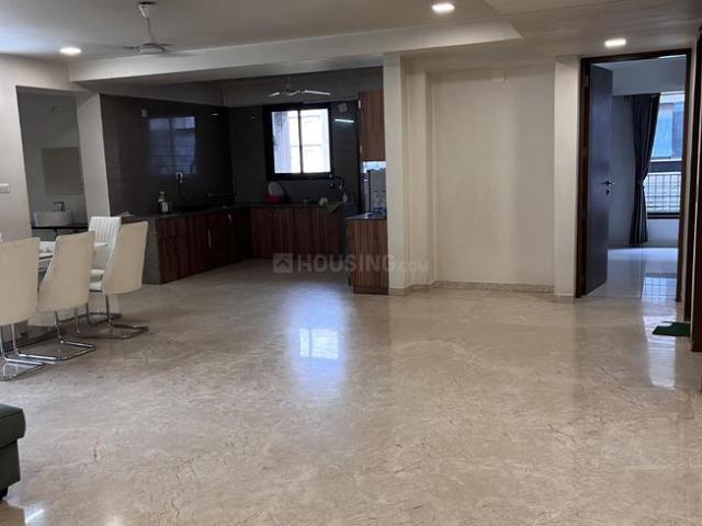 3 BHK Apartment in Iscon Ambli Road for rent Ahmedabad. The reference number is 20617347