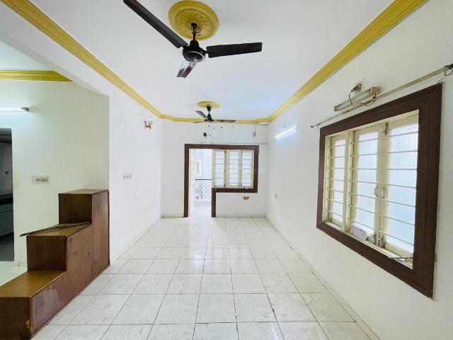 3 BHK Apartment in Jodhpur for rent Ahmedabad. The reference number is 18874881