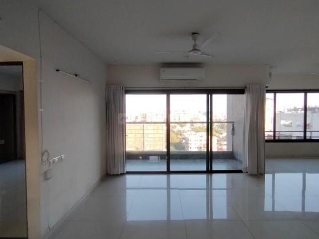 3 BHK Apartment in Jodhpur for rent Ahmedabad. The reference number is 19726077