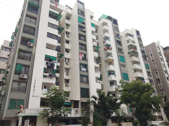 3 BHK Apartment in Jodhpur for resale Ahmedabad. The reference number is 20860175